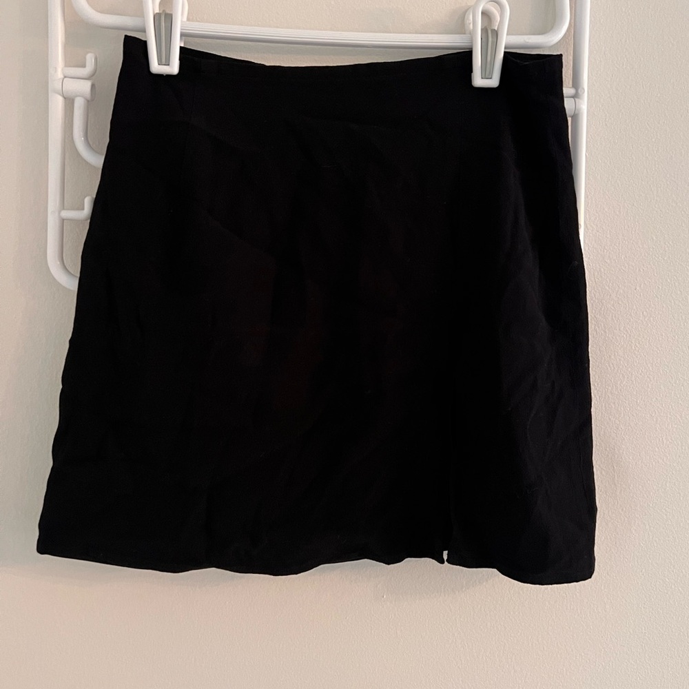 Aritzia - Sunday best mini skirt with slit